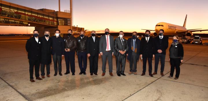 Autoridades participan de bautismo del vuelo Montevideo - Miami
