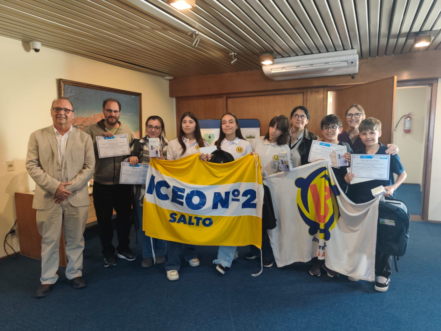 Estudiantes de Salto ganadores del concurso