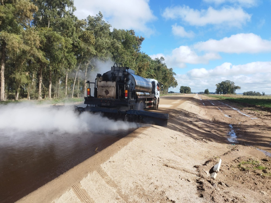 Se ejecutan obras de rehabilitación y ensanche de la Ruta 26 
