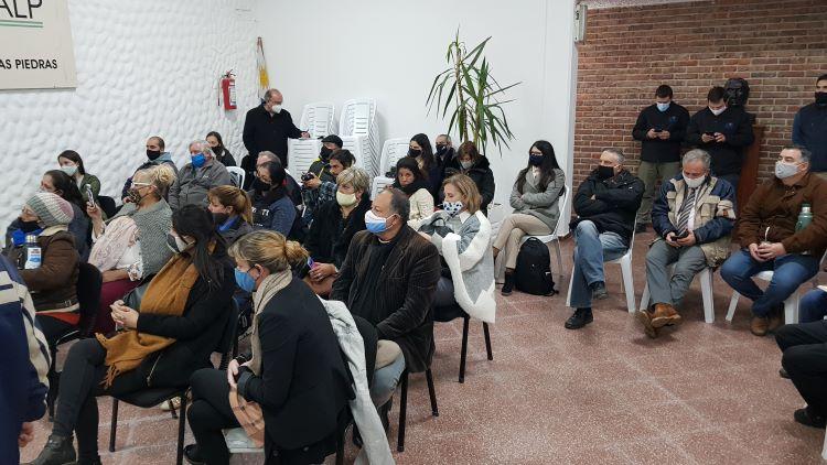 Charla con vecinos en Las Piedras, Canelones Charla con vecinos en Las Piedras, Canelones
