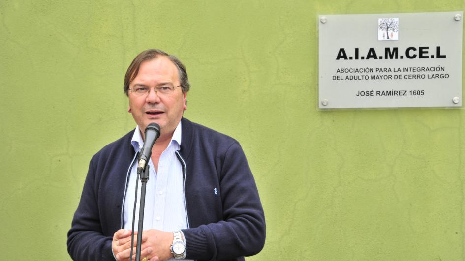 Instituciones de Melo inauguraron obras por convenios. Foto: Comunicación Presidencial Ministro Falero brinda discurso en Aiamcel.