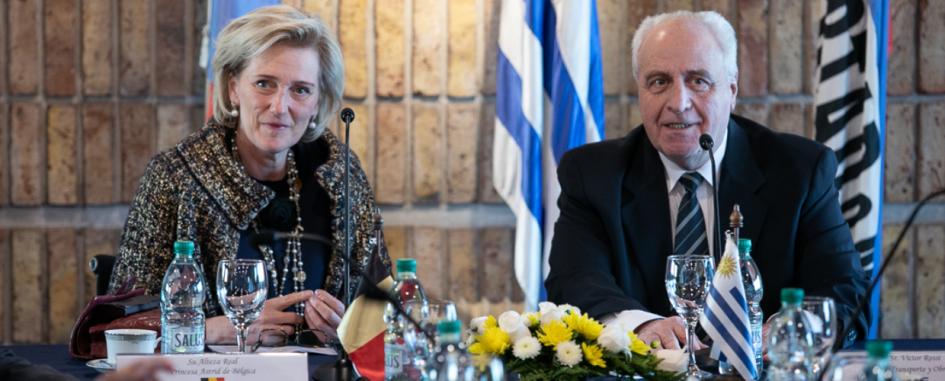 Ministro Rossi y Princesa Astrid de Bélgica en la sede ministerial Ministro Rossi y Princesa Astrid de Bélgica en la sede ministerial