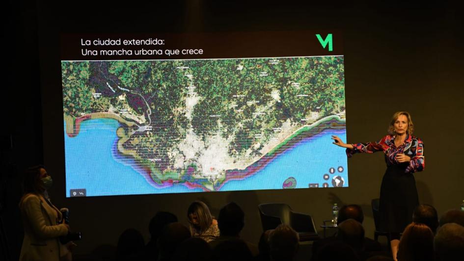 “Tenemos que generar una política de Estado” Presidenta del Centro de Estudios Metropolitano, Laura Raffo, realiza su presentación