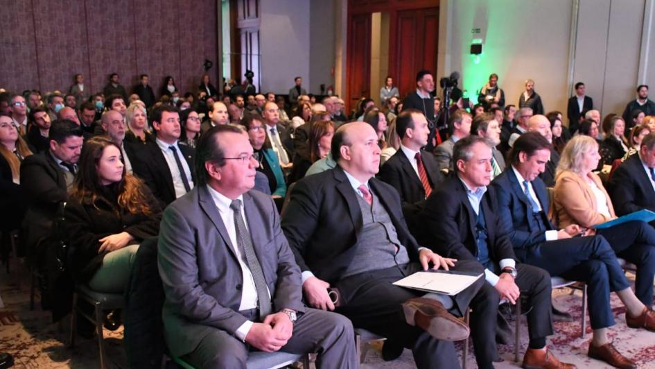 “Tenemos que generar una política de Estado” Ministro Falero y autoridades nacionales observan presentación