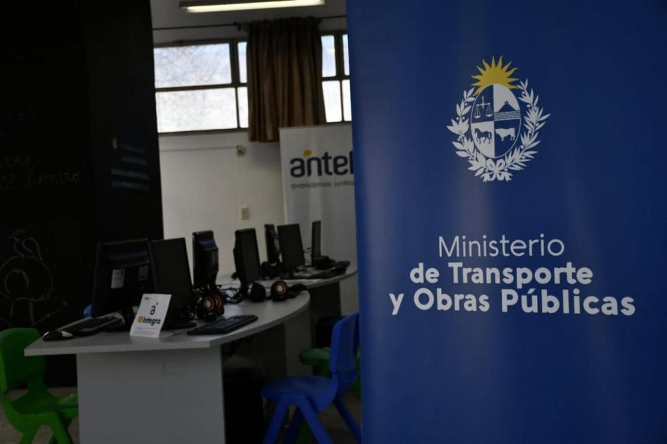Se inauguraron obras en centro de atención a mujeres en situación de calle Sala de informática del centro El Hornero