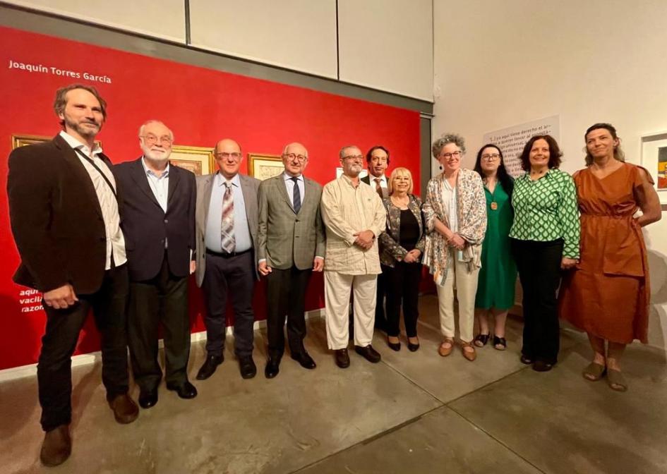 Colección "El Maestro y los compañeros de Gurvich en el Taller Torres García" Autoridades en el acto de inauguración del Museo Gurvich