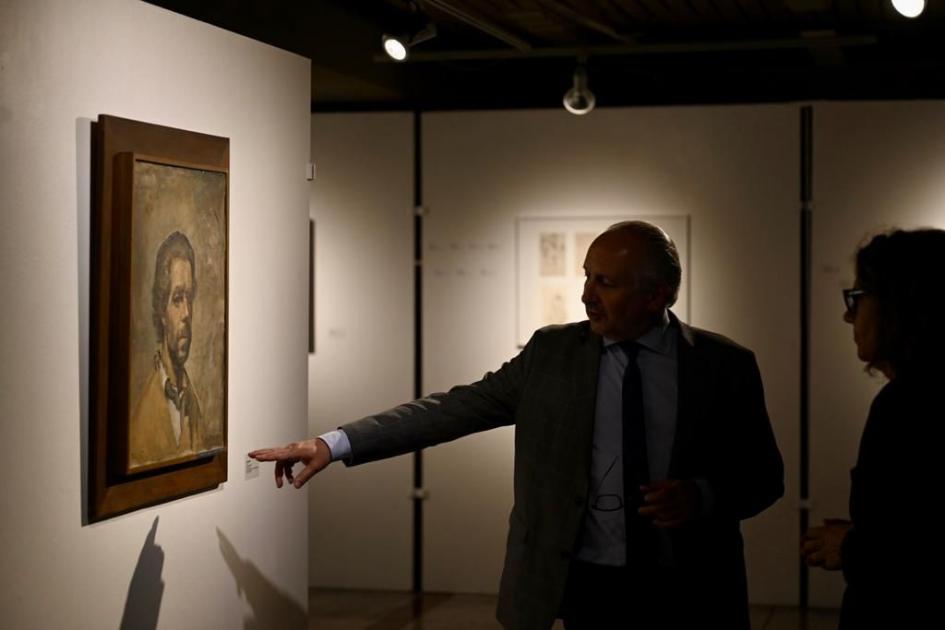 Muestra Pepe Montes “En la cotidianidad del oficio” en la Sala Carlos F. Sáez del MTOP Ministro del MEC en la inauguración de Pepe Montes en MTOP