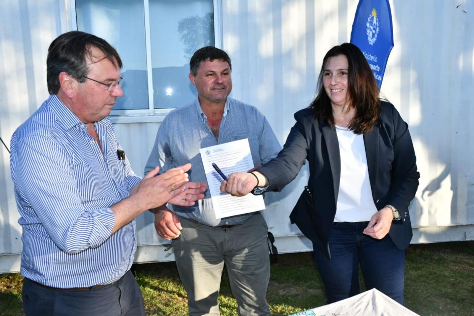 Autoridades firmaron el convenio social en Centro de Equinoterapia número 9 de Santa Clara