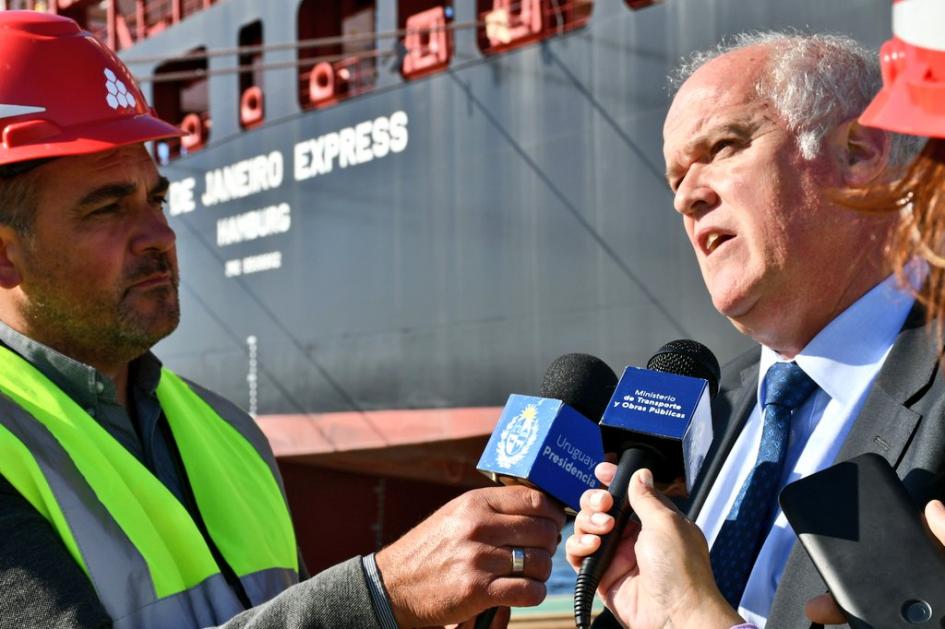 Arribo del portacontenedores Río de Janeiro Express El Subsecretario de Transporte en rueda de prensa