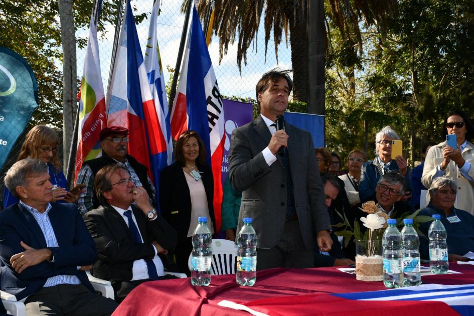 Firma de Convenio Marco en plaza de deportes Las Piedras