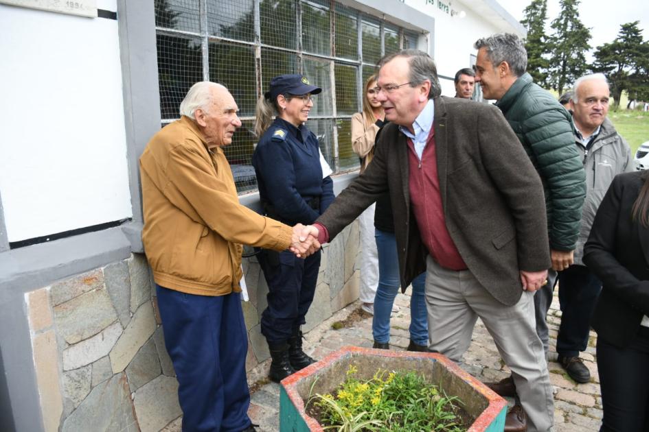 Firma de convenio social en Centro de Barrio 1