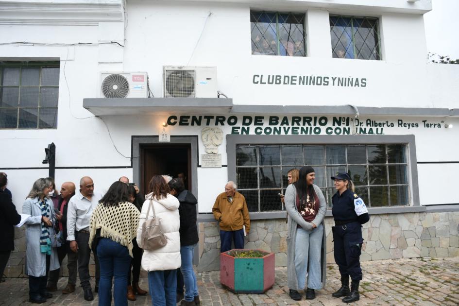 Firma de convenio social en Centro de Barrio 1