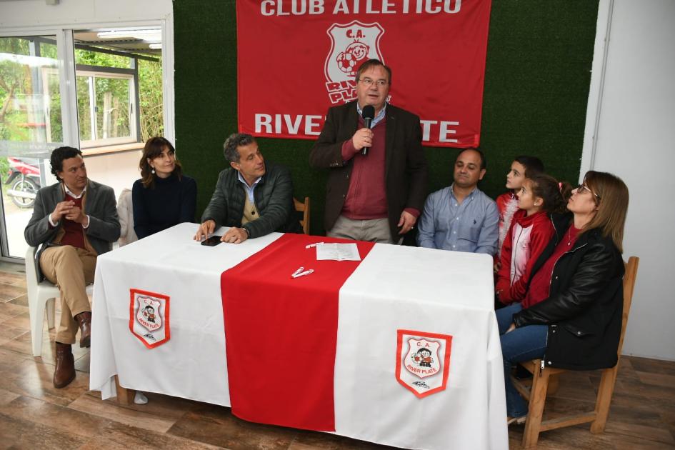 Firma de convenio social en club A. River Plate
