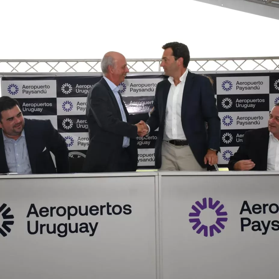 Toma de posesión del Aeropuerto de Paysandú a la concesionaria Aeropuertos Uruguay