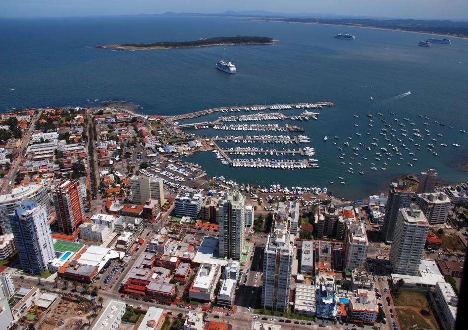 Vista aérea del Puerto de Punta del Este
