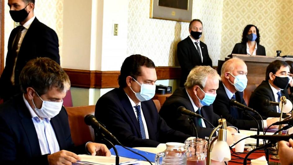 Comisión de Transporte y Obras Públicas del Senado Ministro Heber informa a la Comisión de Transporte y Obras Públicas del Senado