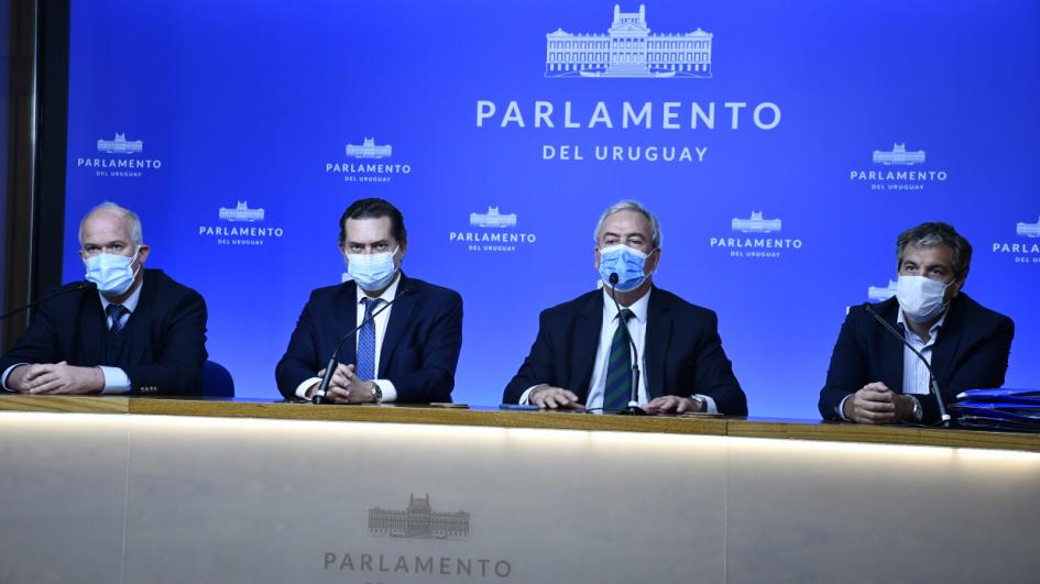 Conferencia de prensa luego de la comparecencia ante la Comisión de Transporte y Obras Públicas del 