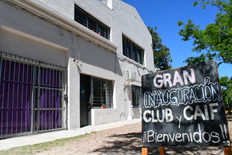 Fachada de la sede del CAIF Los Periquitos