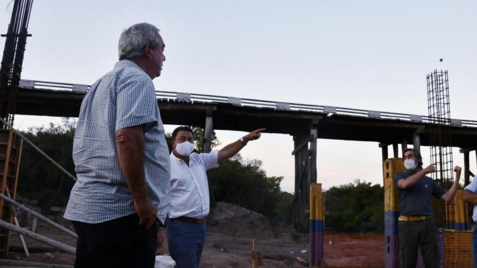 Ministro Heber visita construcción de puente en Paso del Billar, Cerro Largo