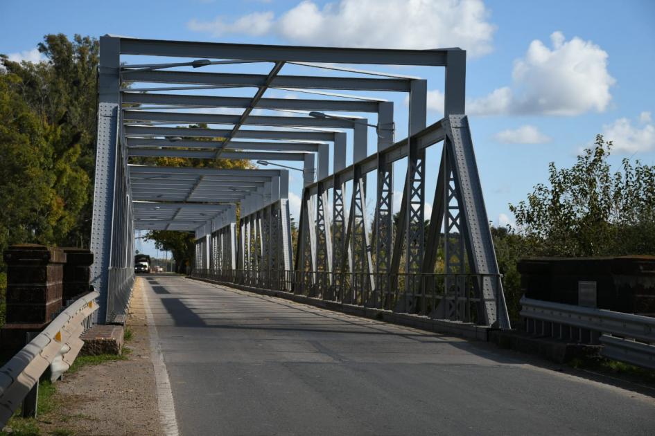 Puente sobre el río San Salvador