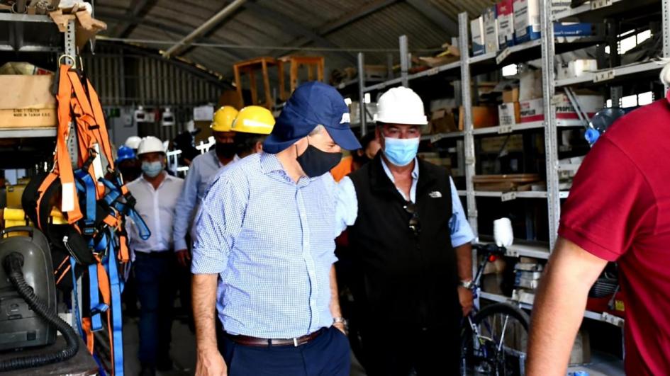 Ministro Heber y Presidente de ANP visitan instalaciones del varadero Carmelo Ministro Heber y Presidente de ANP visitan instalaciones del varadero Carmelo