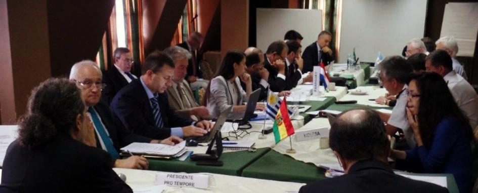 Reunión del Ministro Rossi y partes interesadas Ministro Rossi en reunión con representantes de las partes que integran el comodato