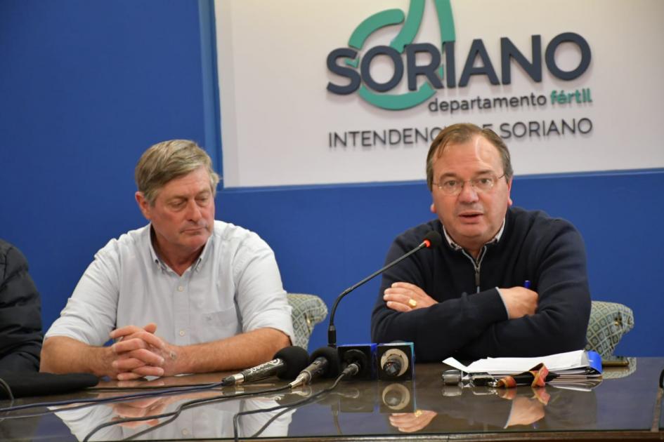 Firma de convenio entre mtop e intendencia de Soriano