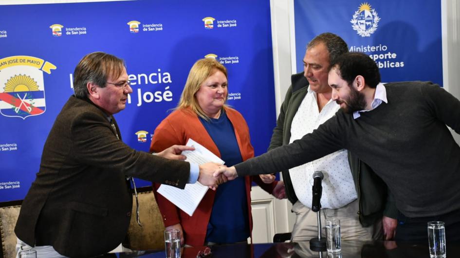 Firma de convenio social en San José Firma de convenio social en San José