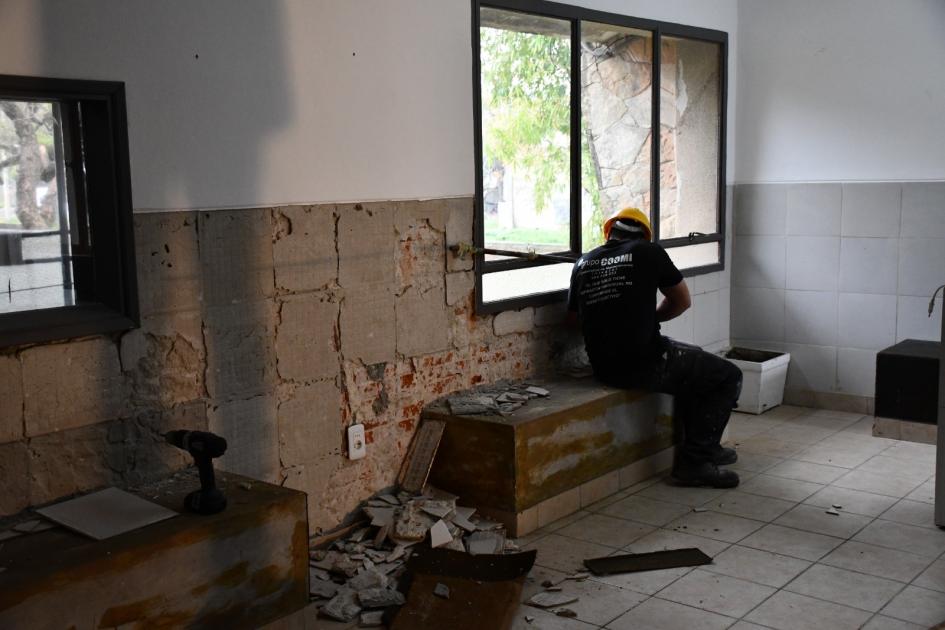 Recorrida de autoridades MTOP y Mides en Tiburcio Cachón Arreglos en el centro Tiburcio Cachón