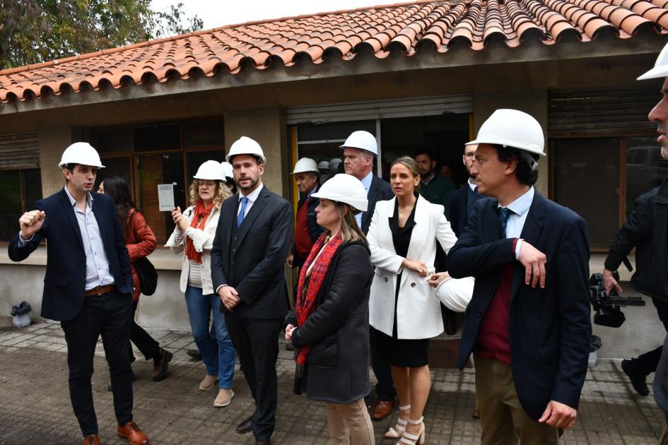 Recorrida de autoridades MTOP y Mides en Tiburcio Cachón Avanzan obras en el Centro de Rehabilitación “Tiburcio Cachón” por convenio entre el MIDES y MTOP