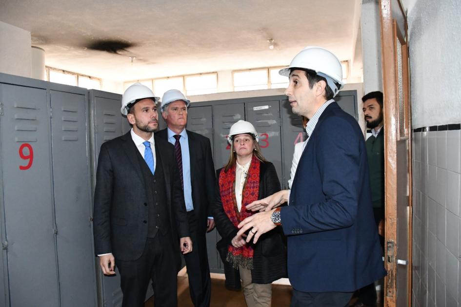 Recorrida de autoridades MTOP y Mides en Tiburcio Cachón Avanzan obras en el Centro de Rehabilitación “Tiburcio Cachón” por convenio entre el MIDES y MTOP