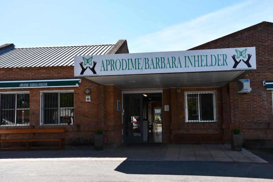 Firma de Convenio Social en Aprodime, Paysandú Fachada de Aprodime, Paysandú