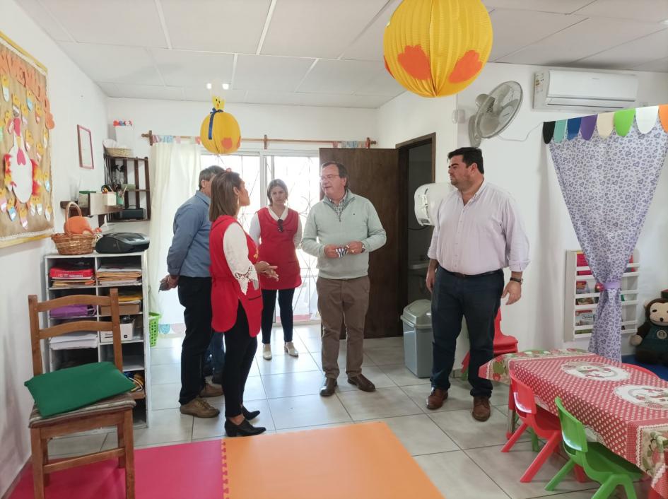 Autoridades recorren salones reparados en Caif Capalgui de Guichón