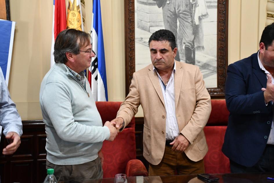 Autoridades celebran el convenio social con 14 instituciones deportivas de Paysandú