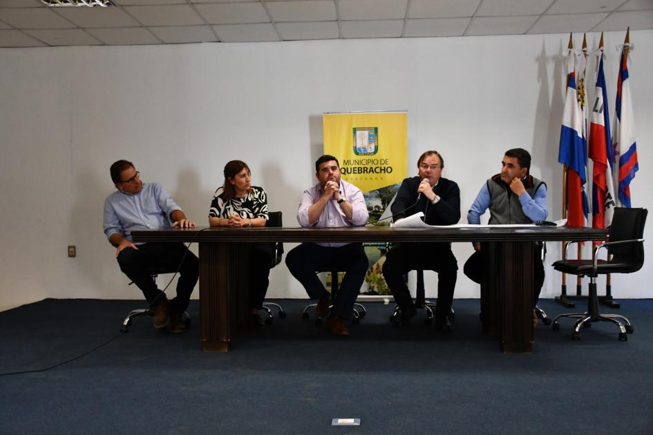 Autoridades de Paysandú y del MTOP exponen en conferencia de prensa