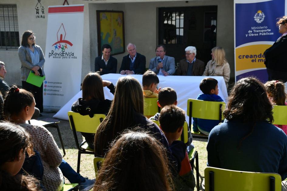 Firma de convenio social en Asociación Civil Providencia