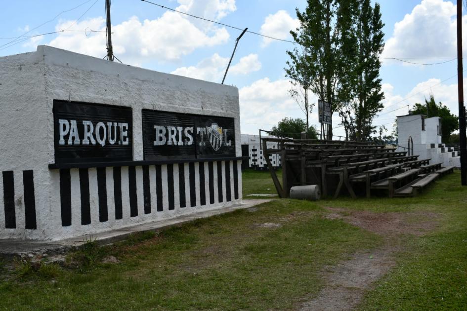 Cancha Club A Bristol Cancha Club A Bristol