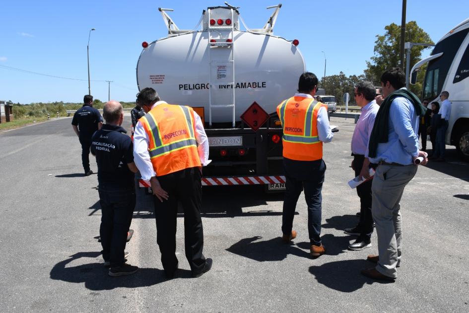 LXII Reunión Ordinaria del Subgrupo de Trabajo Nº5 “Transporte” del Mercosur Demostración de fiscalización en balanza de peaje ruta 1