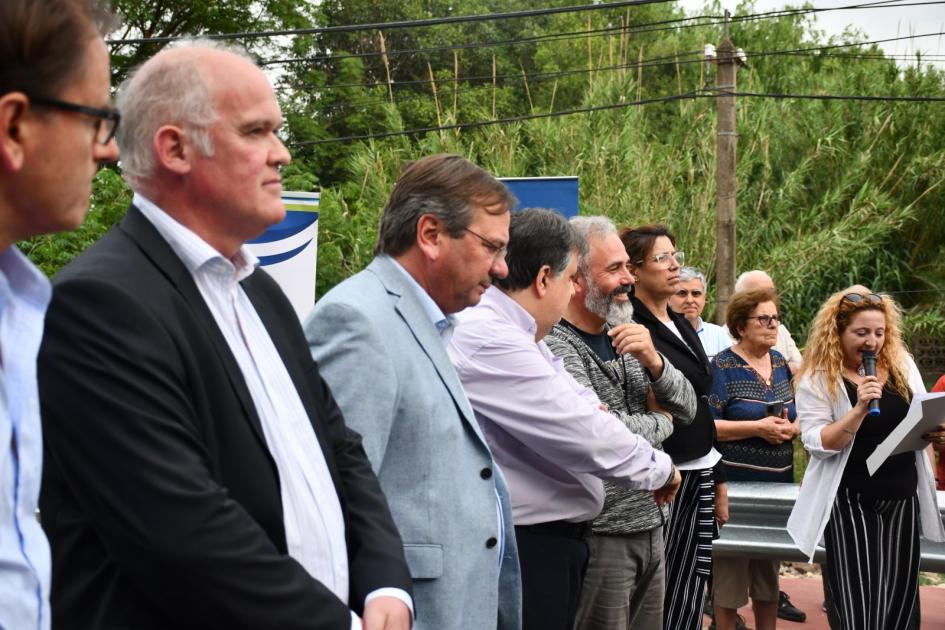 Inauguración de alcantarillas en Sauce y Las Piedras Autoridades hablando durante la ceremonia