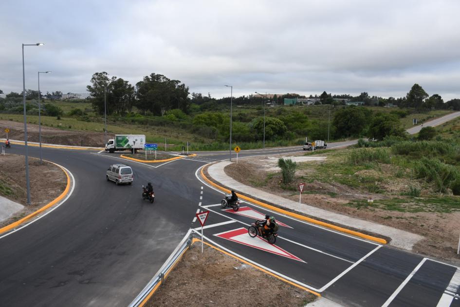 Inauguramos el intercambiador en ruta 5 y camino Eduardo Pérez Vista de la rotonda de Eduardo Pérez desde ruta 5