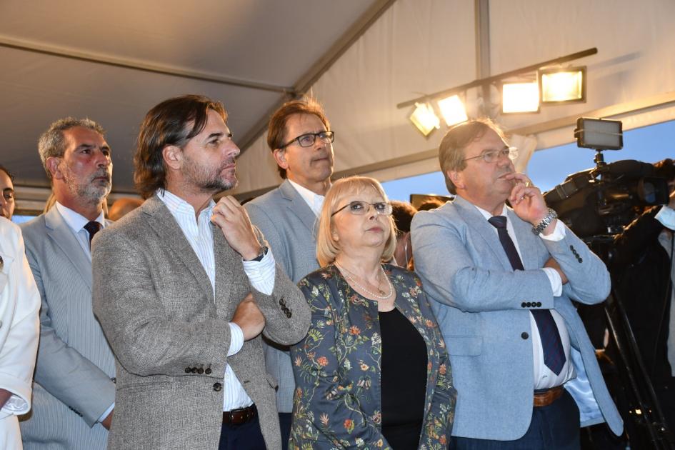 Inauguramos el intercambiador en ruta 5 y camino Eduardo Pérez Presidente de la República, Ministro y Director de Vialidad en la presentación