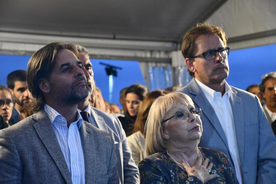 Inauguramos el intercambiador en ruta 5 y camino Eduardo Pérez El Presidente de la República y el Director de Vialidad, Hernán Ciganda.