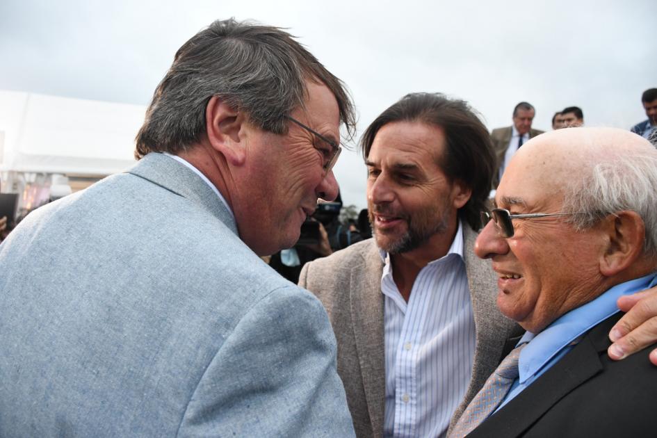 Inauguramos el intercambiador en ruta 5 y camino Eduardo Pérez Presidente de la República y Ministro, José Luis Falero