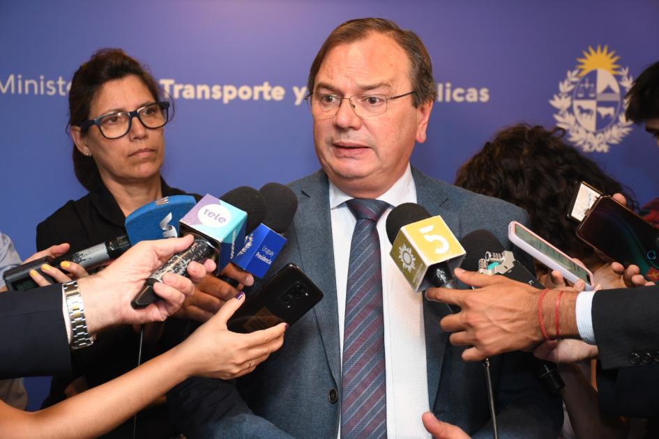 Conferencia de prensa por el Pase Turista Rueda de prensa con el Ministro de Transporte