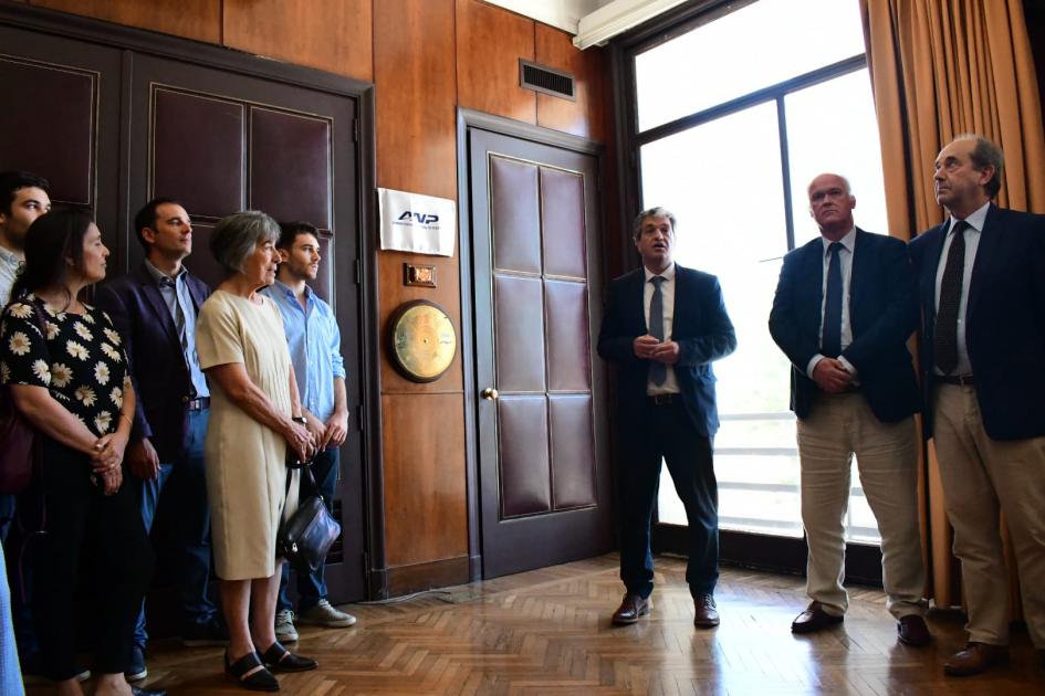 Comisión Coordinadora Honoraria de ANP Autoridades homenajeando al Ing. Eduardo Álvarez Mazza, ex Presidente de ANP