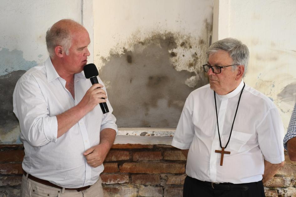 Firma de Convenio Social en instituciones de Soriano y Paysandú Subsecretario Juan José Olaizola hablando previo a la firma del convenio con la Iglesia
