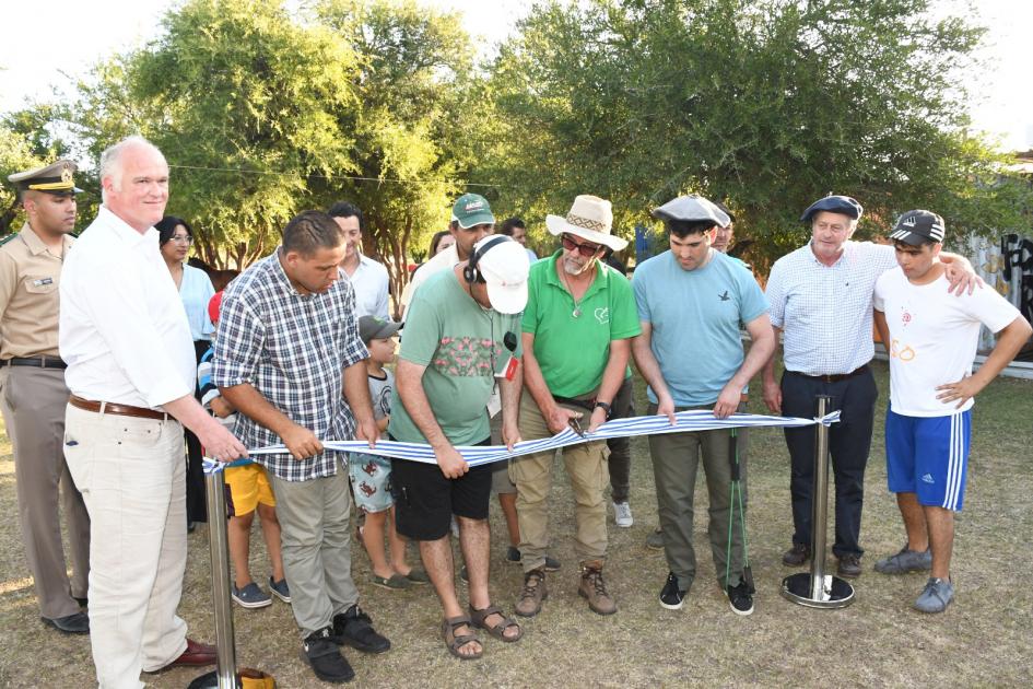 Firma de Convenio Social en instituciones de Soriano y Paysandú Cortan la cinta que da por inauguradas las obras en Centro de Rehabilitación Encuestre Nº22.