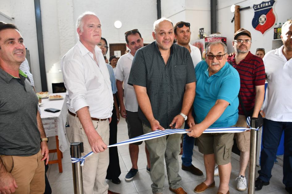 Firma de Convenio Social en instituciones de Soriano y Paysandú Corte de cinta que inaugura obras del Club Roma