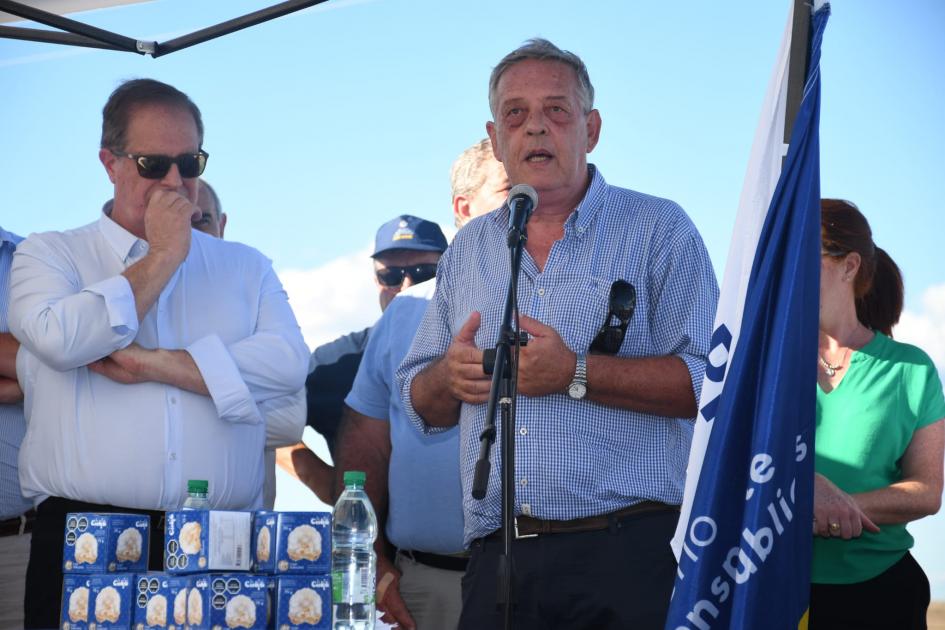 Intendente de Tacuarembó dando discurso en inauguración de obras de rehabilitación en rutas 43 y 59