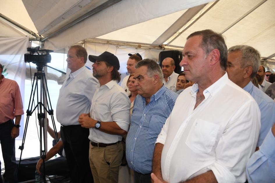 Autoridades durante ceremonia de inauguración del nuevo Puente Centenario